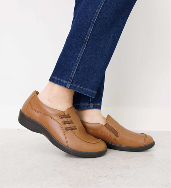 BELLUNA（ベルーナ）の「＜トパーズ＞滑りにくいオブリークシューズ（スリッポン）」｜詳細画像