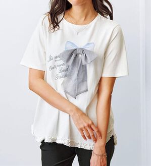 BELLUNA（ベルーナ）の「リボンモチーフ裾フリルプルオーバー（Tシャツ）」｜オフ白