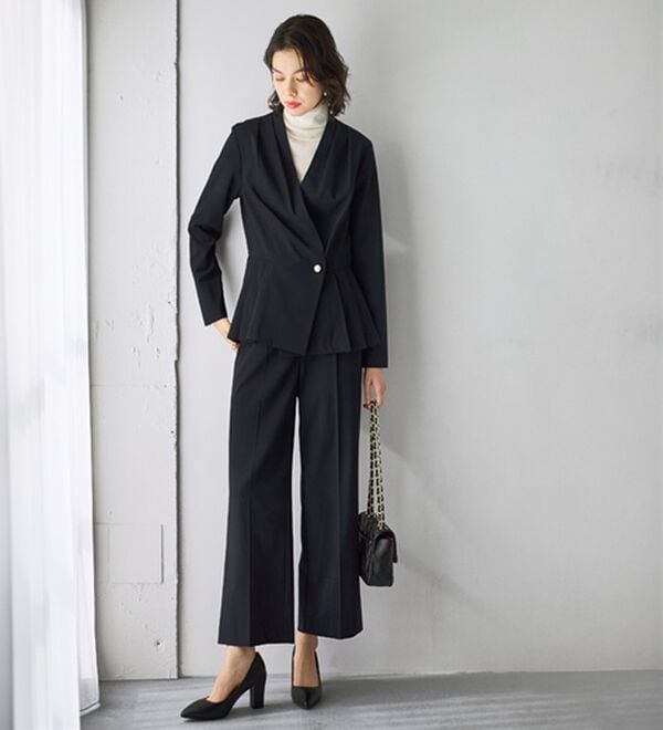 GeeRA（ジーラ）の「【２点セット】パールボタンペプラムプリーツブラウスセットアップ（その他スーツ）」｜詳細画像