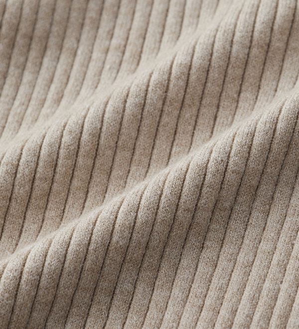 GeeRA（ジーラ）の「袖口ボタン配色ハイネックリブニット（ニット・セーター）」｜詳細画像