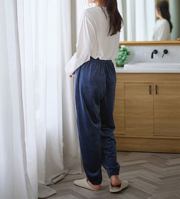 LAVIENNE（ラヴィエンヌ）の「まるで毛布！吸湿発熱ジョガーパンツ（その他パンツ）」｜詳細画像