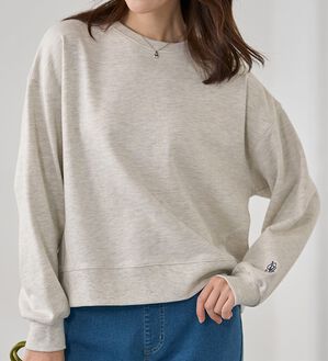 BELLUNA（ベルーナ）の「袖ワンポイント刺しゅう裏毛プルオーバー（カットソー）」｜詳細画像