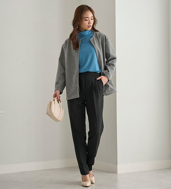 BELLUNA（ベルーナ）の「すっきり美脚タックテーパードパンツ（フルレングスパンツ）」｜詳細画像