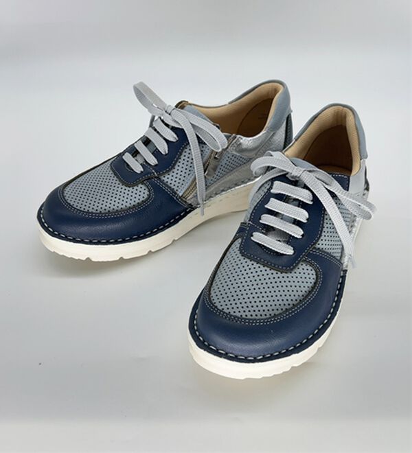 BELLUNA（ベルーナ）の「４Ｅアウトステッチ配色レザースニーカー（スニーカー）」｜詳細画像