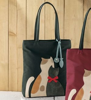 BELLUNA（ベルーナ）の「Ａ４対応！２匹のネコパッチワークトート（トートバッグ）」｜ブラック