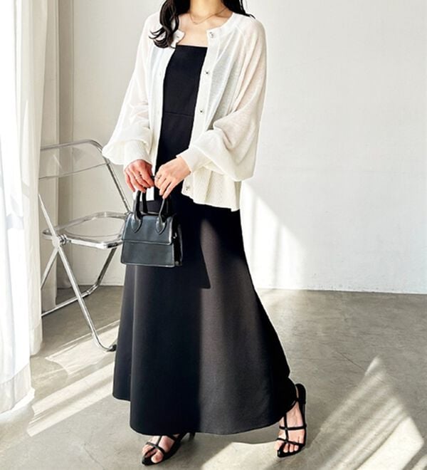 GeeRA（ジーラ）の「ゴールドボタンシアーカーディガン（ニットカーディガン）」｜詳細画像