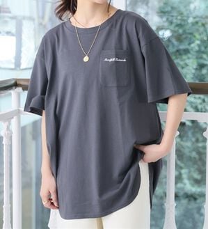 A HAPPY MARILYN（アハッピーマリリン）の「【Ｍ～８Ｌ】綿１００％！楽ちん裾ラウンドさらっと涼やかチュニック丈Ｔシャツ（Tシャツ）」｜チャコール
