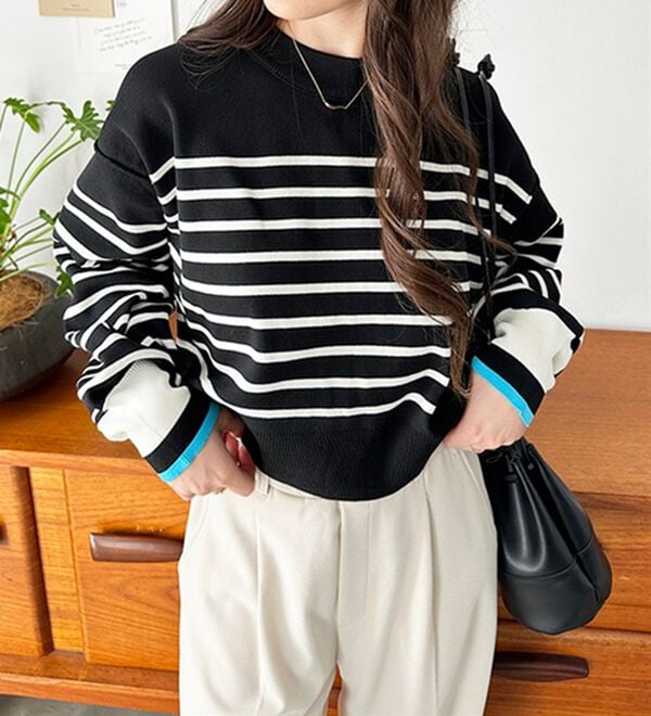 GeeRA（ジーラ）の「さらっと素材パネルボーダーショートニット（ニット・セーター）」｜黒&times;オフ白ボーダー