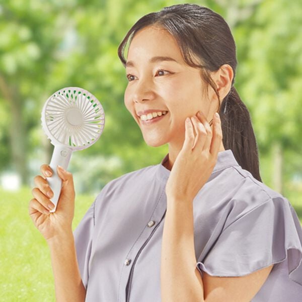 「スタンド付きハンディファン（その他日用品）」｜詳細画像