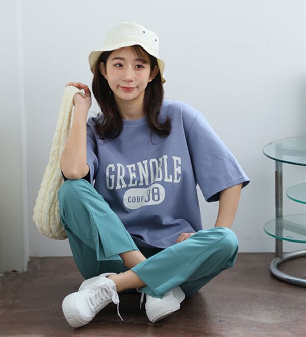 A HAPPY MARILYN（アハッピーマリリン）の「【Ｍ～８Ｌ】【接触冷感・ＵＶ対策】カレッジプリント裾ラウンドＴシャツ（Tシャツ）」｜詳細画像