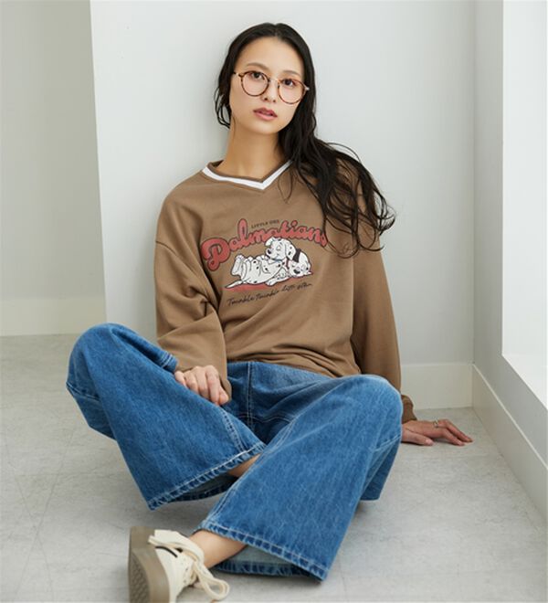 BELLUNA（ベルーナ）の「＜Ｄｉｓｎｅｙ＞【１０１匹わんちゃん】裏毛Ｖネックトレーナー（カットソー）」｜詳細画像