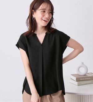 Viola e Viola（ヴィオラ エ ヴィオラ）の「さらさらＥＡＳＹスキッパーフレンチスリーブブラウス（ブラウス）」｜ブラック