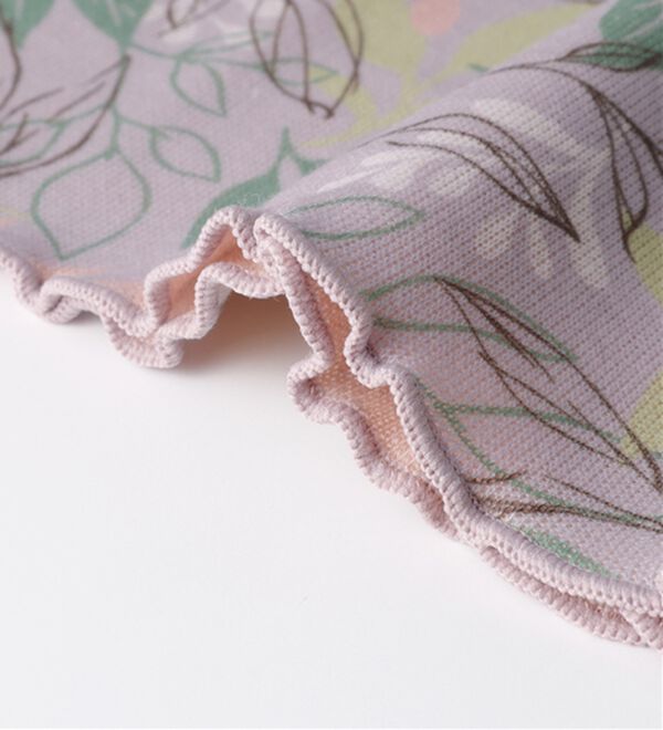 BELLUNA（ベルーナ）の「ふんわり柔らかメロー使い花柄プルオーバー（カットソー）」｜詳細画像