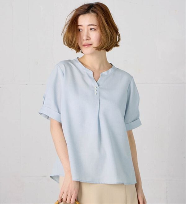 BELLUNA（ベルーナ）の「麻調合繊パール付タックデザインブラウス（ブラウス）」｜詳細画像