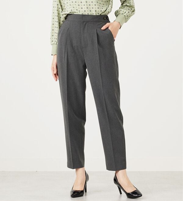 BELLUNA（ベルーナ）の「こっそりおなかがラクラク！ボタン使いウエスト調整テーパードパンツ（テーパードパンツ）」｜詳細画像