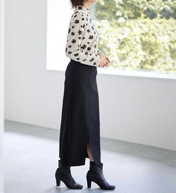 LAVIENNE（ラヴィエンヌ）の「薄手ストレッチフリースのプリントハイネック長袖（ニット・セーター）」｜詳細画像