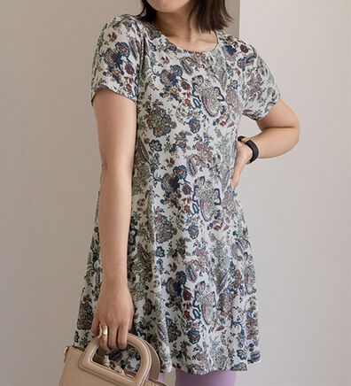 BELLUNA（ベルーナ）の「【動画】フレアーシルエットプリントチュニック（チュニック）」