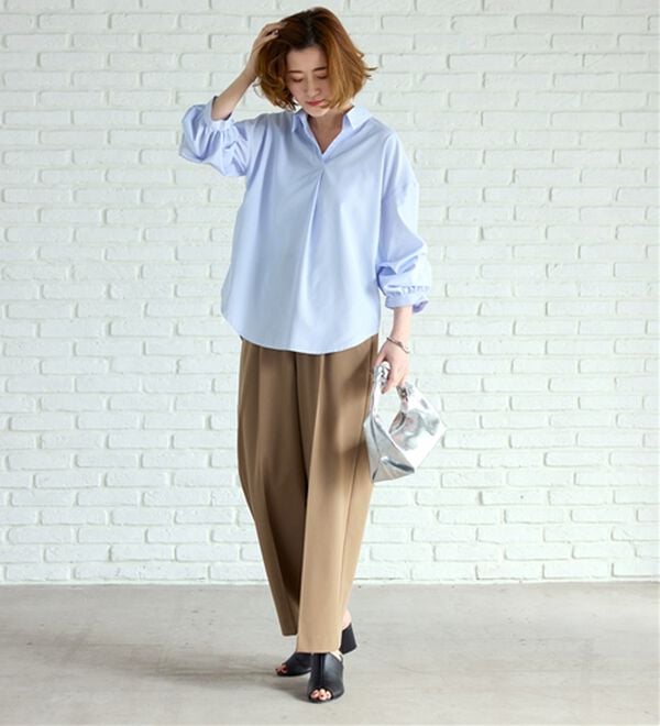 BELLUNA（ベルーナ）の「袖タックデザインスキッパーシャツ（シャツ）」｜詳細画像