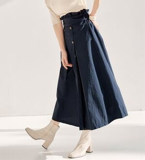 RANAN（ラナン）の「ナイロン素材トレンチフレアースカート（ロングスカート）」｜ネイビー