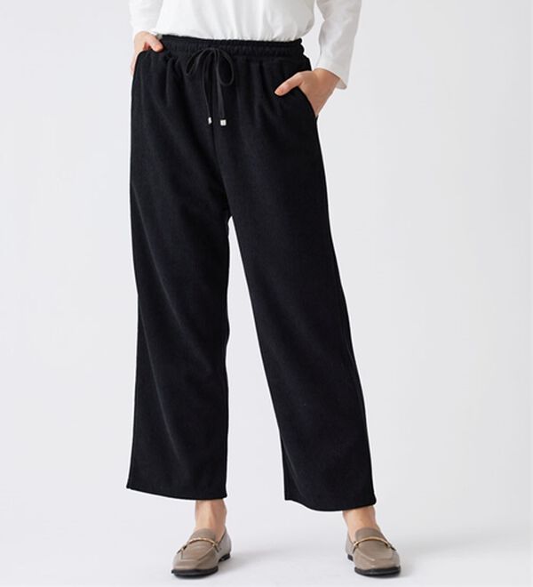 BELLUNA（ベルーナ）の「なめらかコーデュロイワイドパンツ（ワイドパンツ・ガウチョ）」｜黒