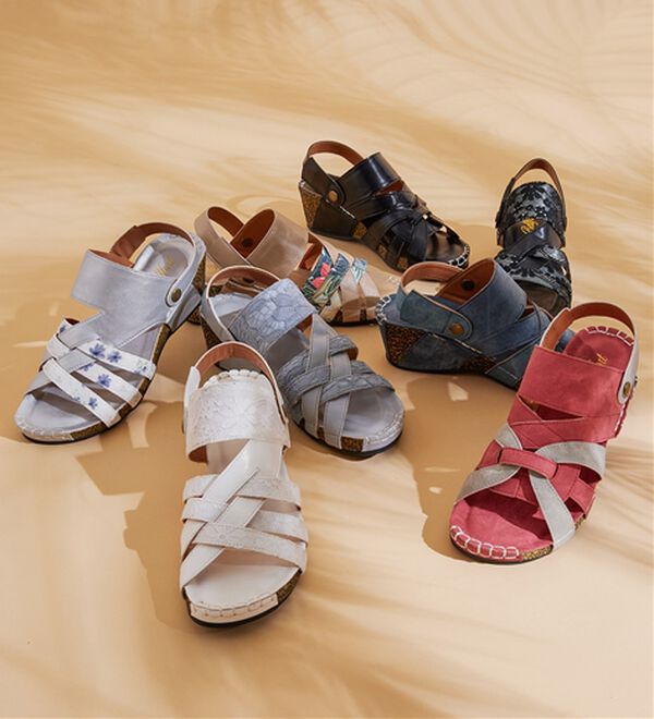 BELLUNA（ベルーナ）の「【３Ｅ／４Ｅ選べる】フットベットウェッジサンダル（サンダル・ミュール）」｜詳細画像