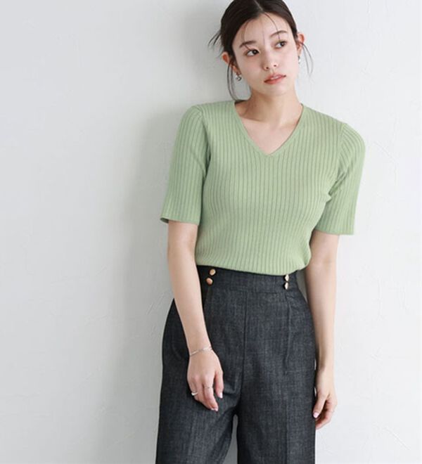 Pierrot（ピエロ）の「【洗濯機で洗える】ネックが選べるシルクタッチ半袖リブニット（ニット・セーター）」｜詳細画像
