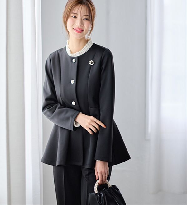 GeeRA（ジーラ）の「【２点セット】ペプラムジャケットテーパードパンツセットアップスーツ（パンツスーツ）」｜詳細画像