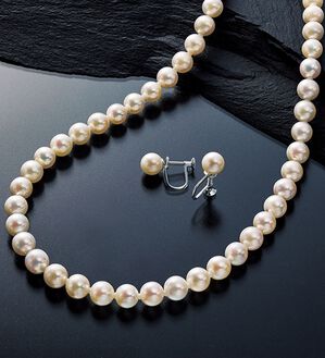 BELLUNA（ベルーナ）の「【２点セット】国産あこや真珠７．５～８ｍｍ珠２点セット鑑別書付（ネックレス・ペンダント）」｜イヤリングセット
