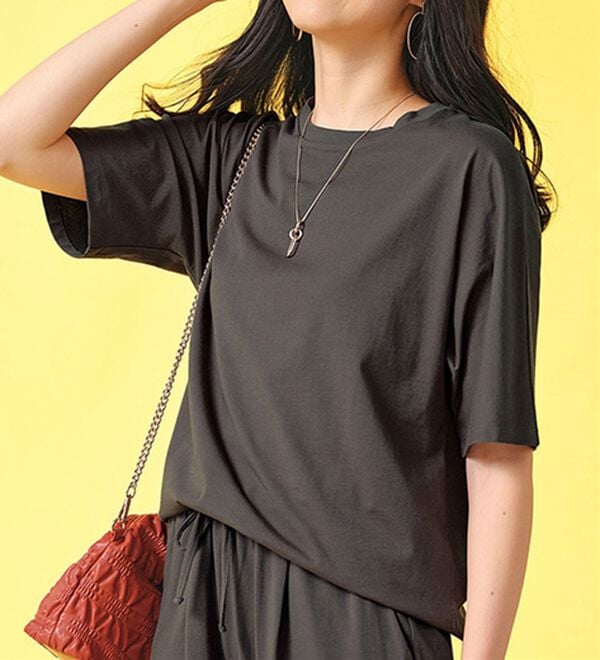 BELLUNA（ベルーナ）の「ひんやり！綿混裾ラウンドプルオーバー（カットソー）」｜チャコール