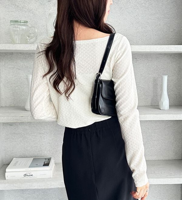 GeeRA（ジーラ）の「ジャガード素材ドレープカットソー（カットソー）」｜詳細画像