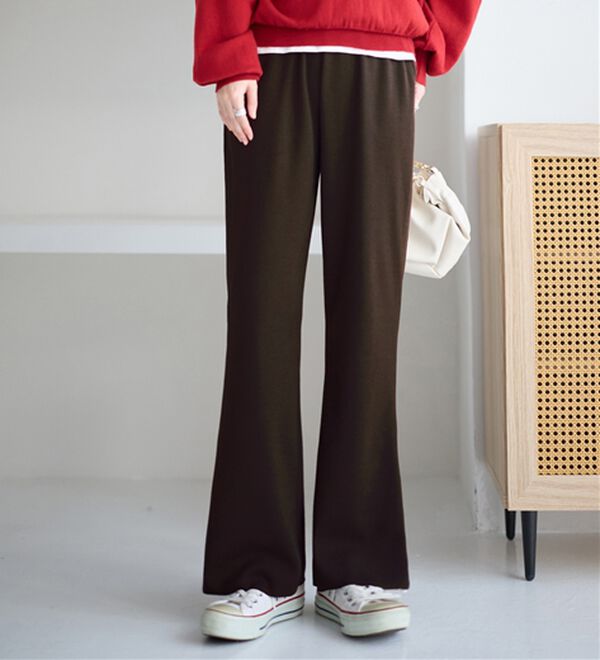Viola e Viola（ヴィオラ エ ヴィオラ）の「【丈切れる】シュッと細見え！リブフレアーパンツ（フルレングスパンツ）」｜ブラウン