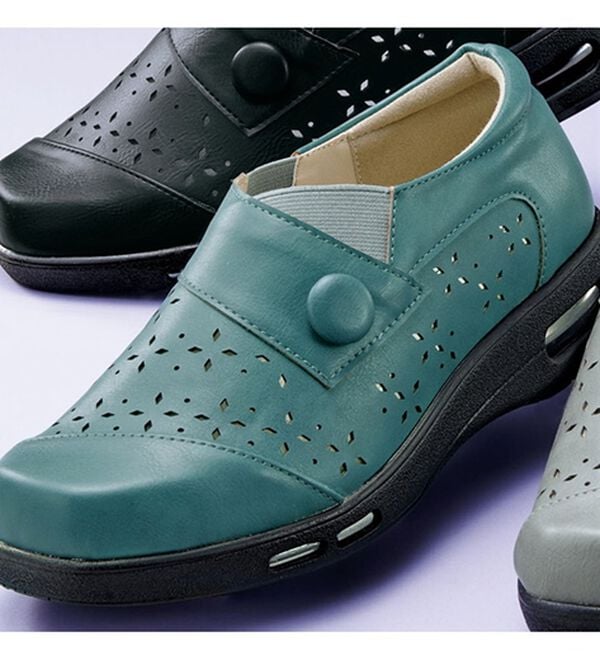 BELLUNA（ベルーナ）の「５Ｅダブルエアカットワークシューズ（スニーカー）」｜ターコイズ