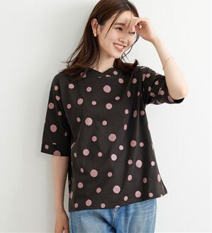 BELLUNA（ベルーナ）の「ランダムドット柄ワイドネックプルオーバー（カットソー）」｜チャコール×ピンク