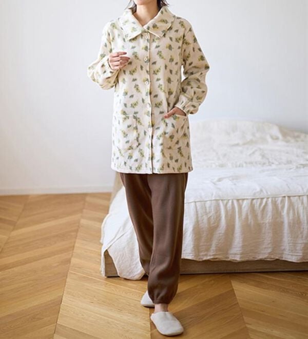 LAVIENNE（ラヴィエンヌ）の「ソフトでかるぽかフリースパジャマ（パジャマ・ルームウェア）」｜詳細画像