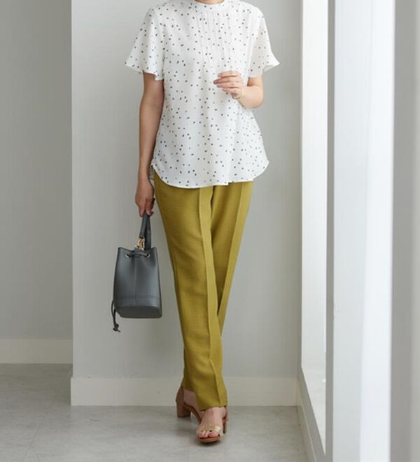 BELLUNA（ベルーナ）の「小紋柄タック使い袖フレアーブラウス（ブラウス）」｜詳細画像