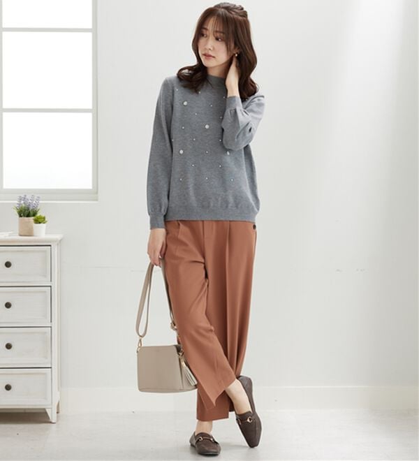 BELLUNA（ベルーナ）の「パール付ニットプルオーバー（ニット・セーター）」｜詳細画像