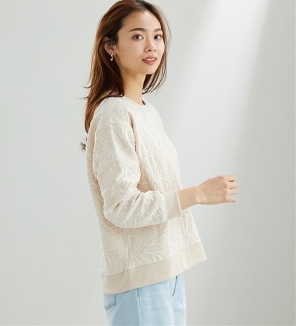 BELLUNA（ベルーナ）の「花柄ふくれジャカード素材プルオーバー（カットソー）」｜詳細画像