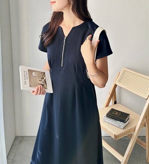 GeeRA（ジーラ）の「前後2WAYハーフジップフレンチ袖ワンピース（カットソーワンピース）」｜詳細画像