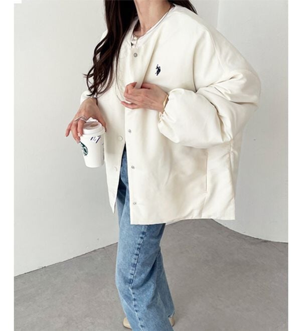 GeeRA（ジーラ）の「【U.S. POLO ASSN.】 ノーカラー中わたブルゾン（ハーフコート）」｜詳細画像