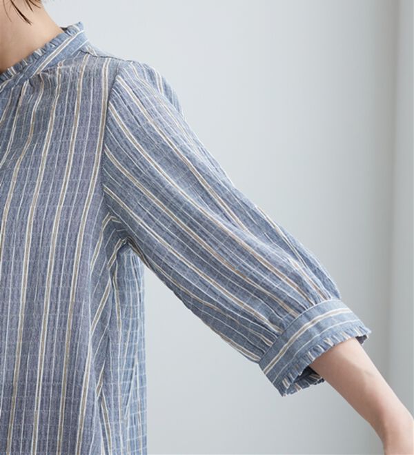 BELLUNA（ベルーナ）の「【お気軽シャツ】ぽこぽこ素材衿＆袖フリルデザインブラウス（ブラウス）」｜詳細画像