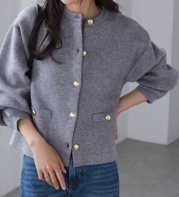 RANAN（ラナン）の「【4つの機能付き】洗える！ゴールド調ボタンニットカーディガン（ニットカーディガン）」｜詳細画像