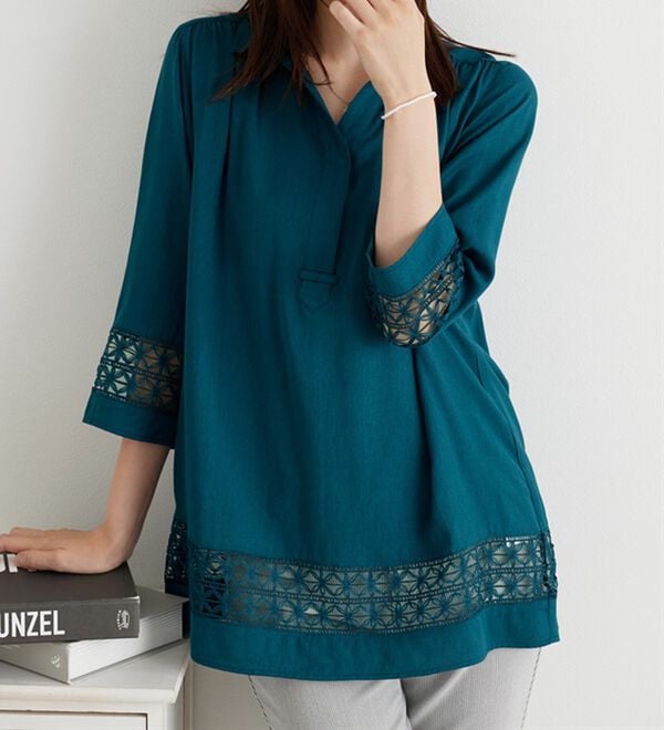 BELLUNA（ベルーナ）の「袖＆裾レース切替シャツチュニック（チュニック）」｜詳細画像