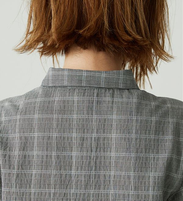 BELLUNA（ベルーナ）の「サッカー素材バックフレアーブラウス（ブラウス）」｜詳細画像