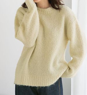 BELLUNA（ベルーナ）の「やわらかブークレニットプルオーバー（ニット・セーター）」｜アイボリー