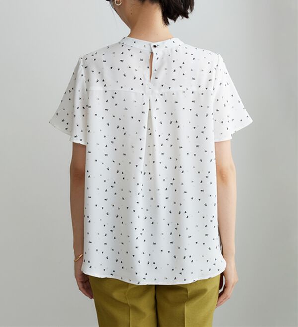 BELLUNA（ベルーナ）の「小紋柄タック使い袖フレアーブラウス（ブラウス）」｜詳細画像
