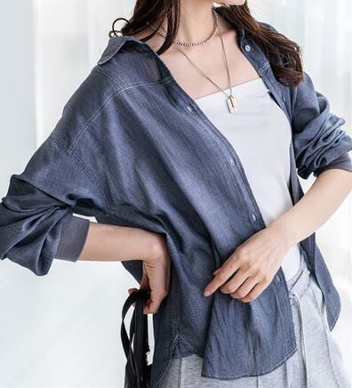 BELLUNA（ベルーナ）の「柔らかシアーデニム素材シャツチュニック（チュニック）」
