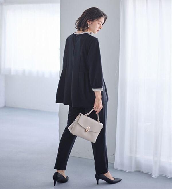 GeeRA（ジーラ）の「【２点セット】バイカラーフリル衿ブラウスセットアップ（その他スーツ）」｜詳細画像