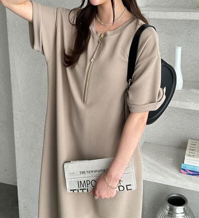 GeeRA（ジーラ）の「【ひんやり/着痩せ】ハーフジップ大人Ｔシャツワンピース（カットソーワンピース）」
