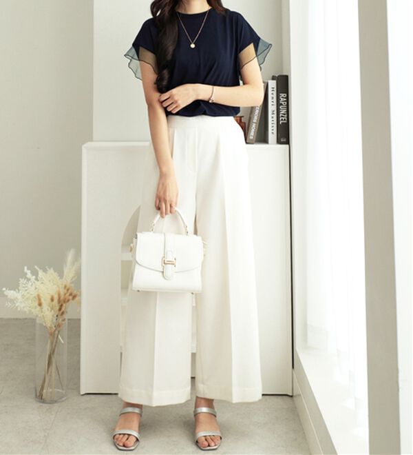 alotta（アロッタ）の「１枚でこなれ感！袖チュールデザイン綿混Ｔシャツ（Tシャツ）」｜詳細画像