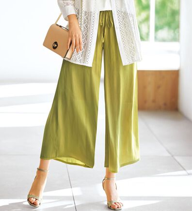 BELLUNA（ベルーナ）の「上品サテン素材ワイドパンツ（ワイドパンツ・ガウチョ）」